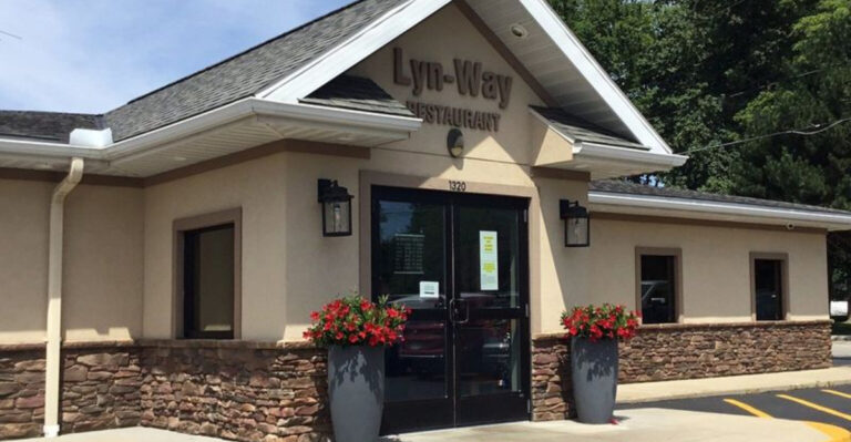 The Cream Pies At This Ohio Bakery Are So Delicious, You’ll Drive For A Bite