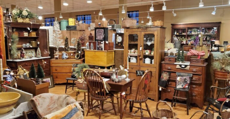 The Gigantic Antique Store In Pennsylvania That Locals Say Takes A Full Day To Explore