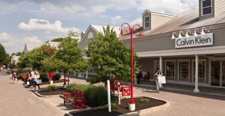 The Huge Outlet Mall In Ohio Where Smart Shoppers Stretch $85 Easily