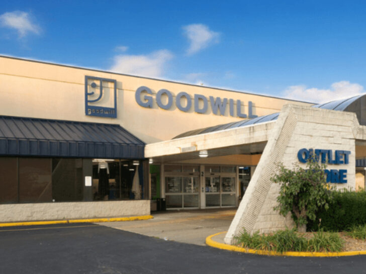 The Huge Thrift Store In Ohio That Turns $30 Into Bags Of Bargains