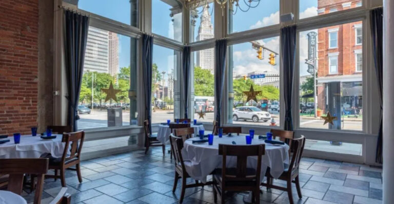 The Impressive Multilevel Restaurant In Ohio That Seafood Lovers Need To Visit