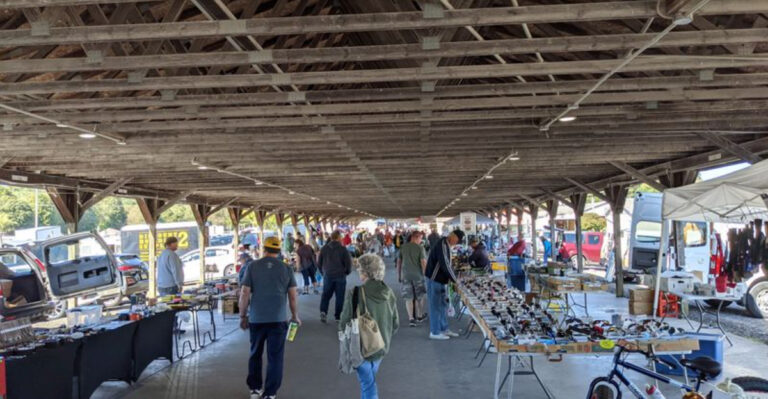 The Massive Outdoor Flea Market In Ohio With Endless Treasures At Rock-Bottom Prices