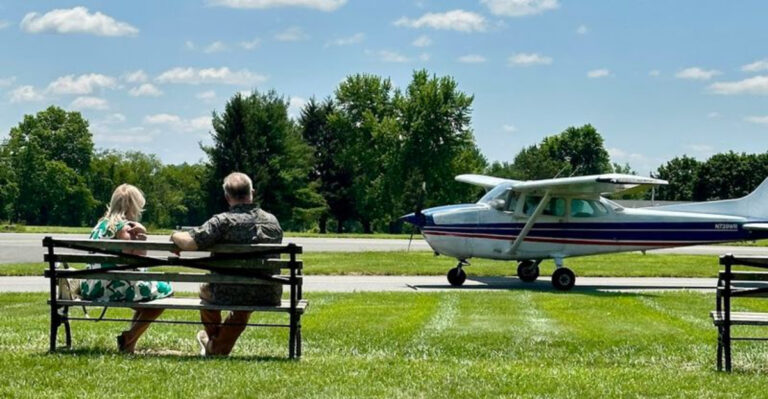 The New Jersey Airport Café Where Breakfast Comes With a Front-Row Runway View