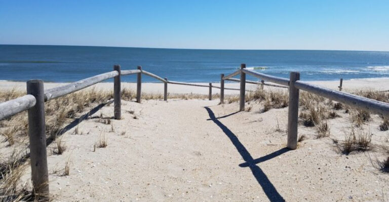 The New Jersey Shore Town Where the Ocean and Bay Are Just Steps Apart
