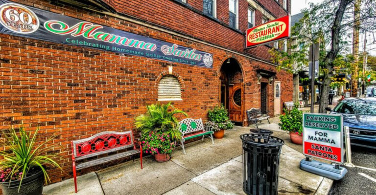 The Old-School Italian Restaurant In Ohio That Feels Just Like Nonna’s Kitchen