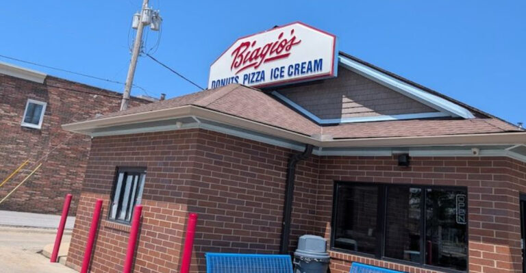 The Pepperoni Pizza At This Unassuming Donut Shop In Ohio Is Incredibly Delicious