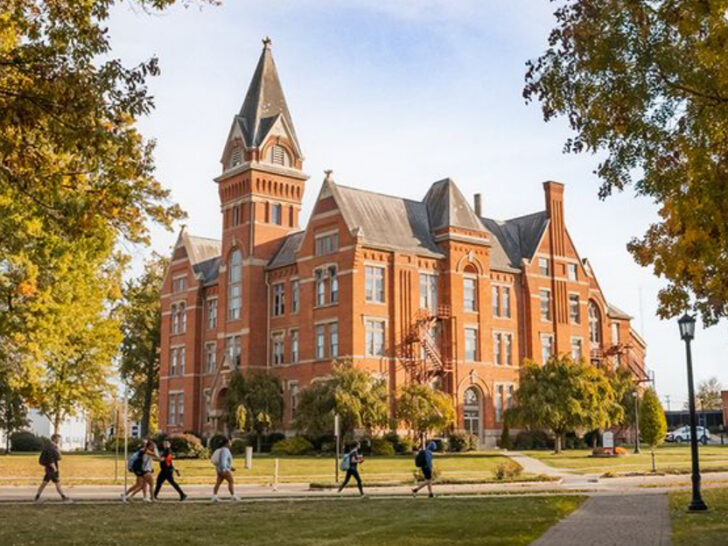 The Postcard-Worthy Small Town In Ohio Is Shockingly Gorgeous, And Nobody&rsquo;s Talking About It