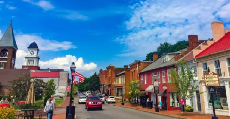 The Tennessee Town Quietly Becoming a Retirement Favorite