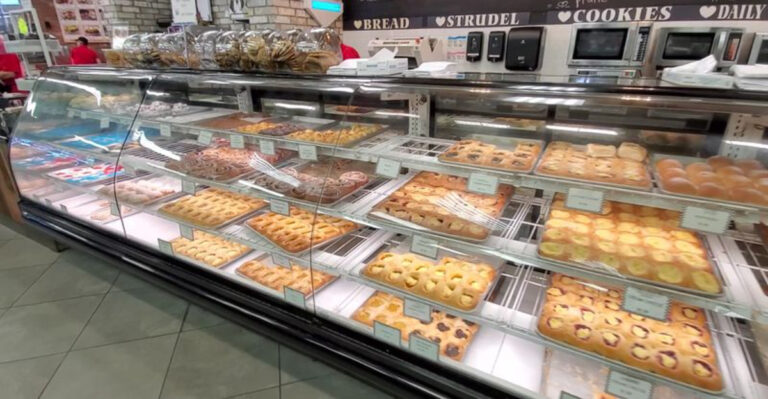 These 10 Small-Town Texas Bakeries Are Keeping Kolache Traditions Alive