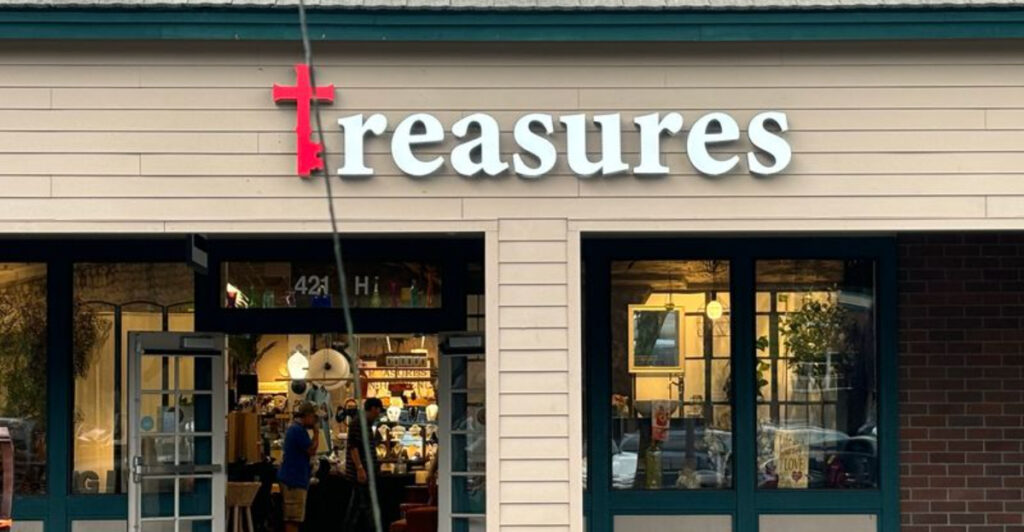 These 8 Washington Thrift Stores Turn Every Visit Into a Treasure Hunt