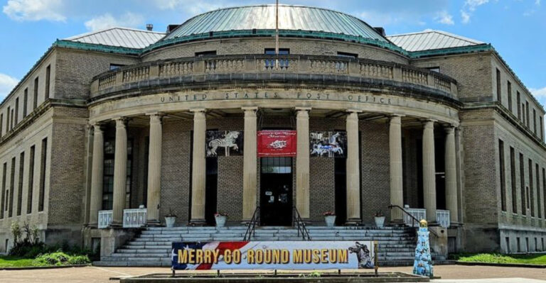 These Ohio Roadside Attractions Will Turn Your Drive Into A Real Adventure