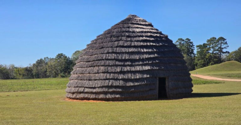 These Quiet Texas Mounds Feel Like a Haunting Portal to an Ancient World