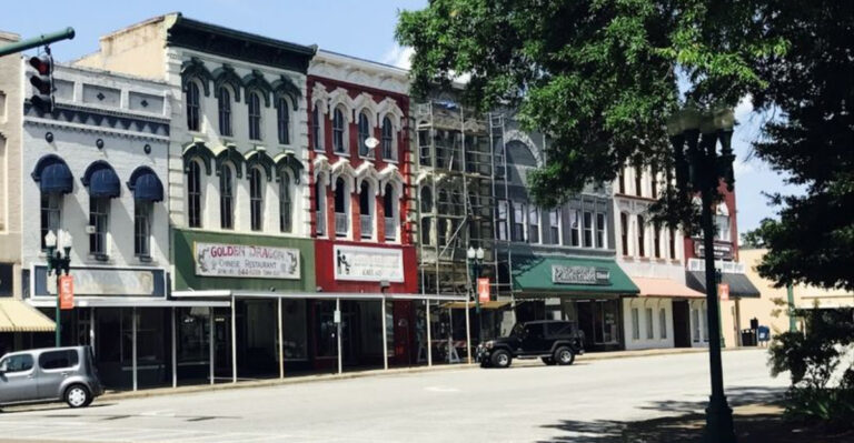 This Affordable Tennessee Town Makes Retirement Feel Easy