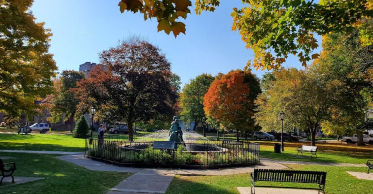 This Charming Small Town In Pennsylvania Is The Ultimate Getaway From The Modern World