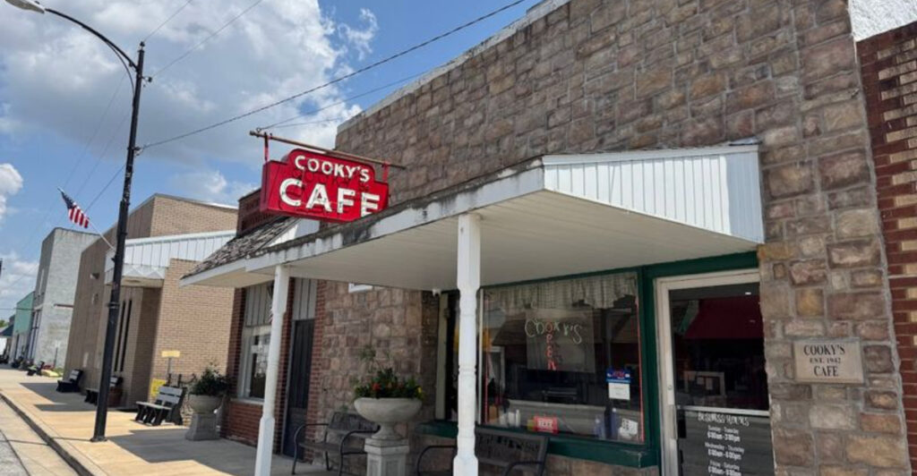 This Classic Missouri Cafe Serves Coconut Cream Pie That Tastes Like It Came Straight From Grandma’s Kitchen