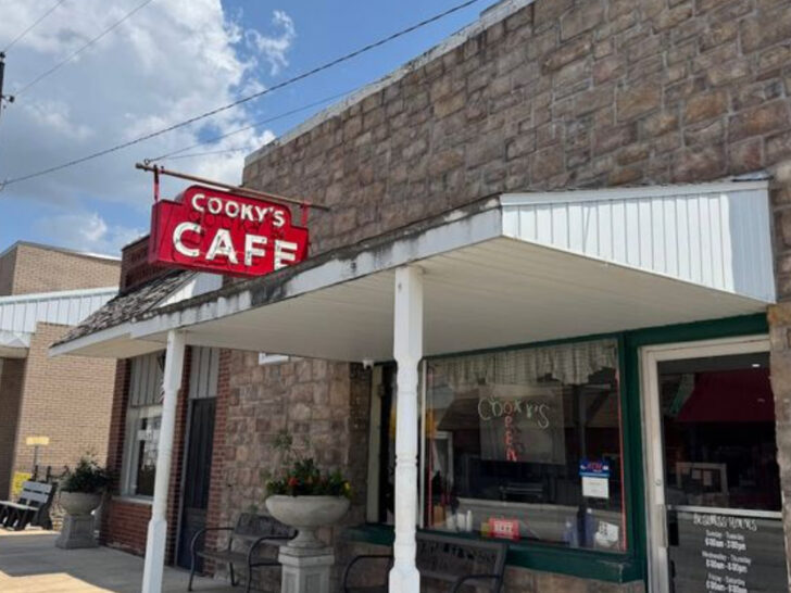 This Classic Missouri Cafe Serves Coconut Cream Pie That Tastes Like It Came Straight From Grandma&rsquo;s Kitchen