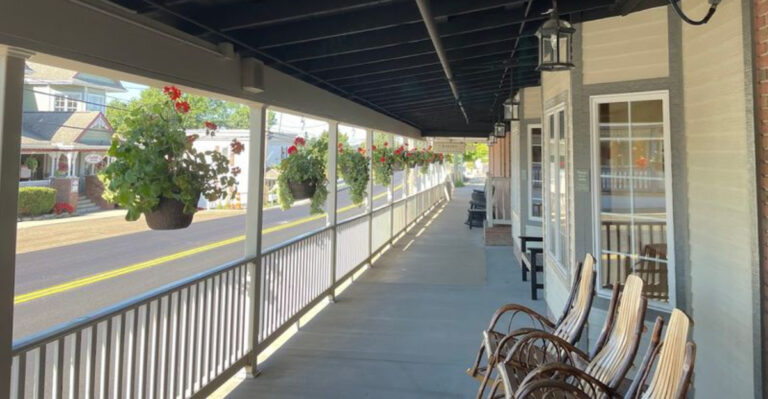 This Cozy Ohio Restaurant With A Front Porch Will Make You Feel Just Like Home