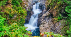 This Easy 2.6-Mile Hike in Washington Is So Scenic, You’ll Dream About It for Days