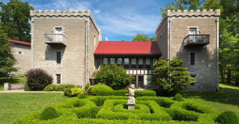 This Ohio Road Trip Takes You To 10 Of The State’s Most Impressive Castles