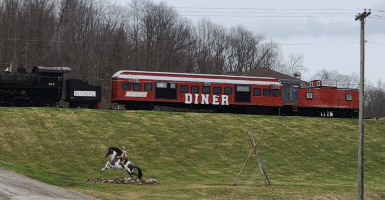 This Old-Fashioned Ohio Diner Brings Pure 1950s Nostalgia