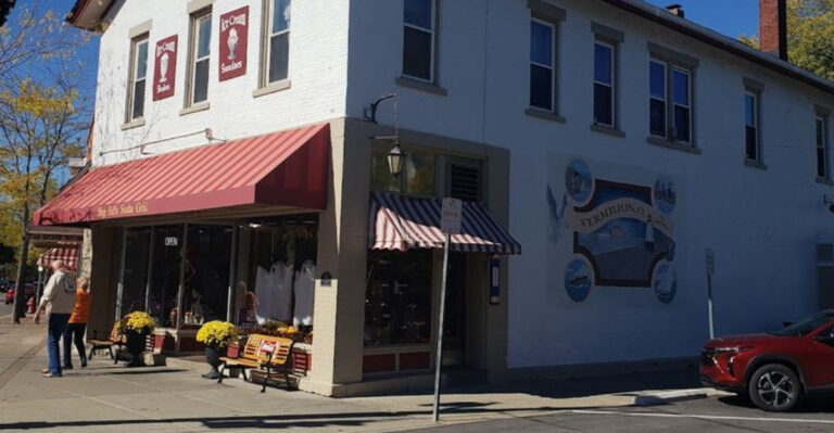 This Old-Fashioned Soda Fountain In Ohio Will Take You Back To The 1950s