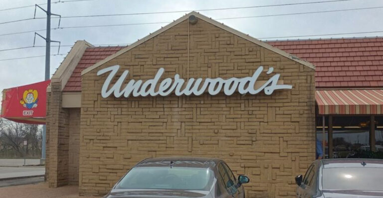 This Old-Fashioned Texas Cafeteria Serves Home-Cooked Meals You Need to Try