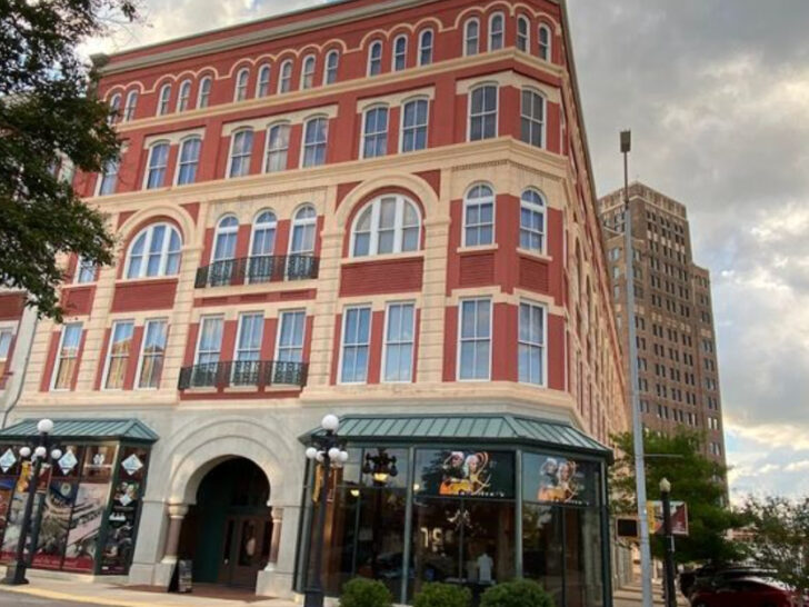 This Picture-Perfect Town in Mississippi Is Where Life Slows Down to a Gentler Pace