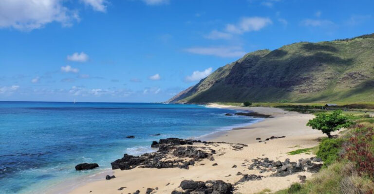 This Postcard-Worthy State Park in Hawaii Feels Straight Out of a Dream