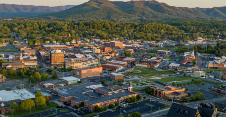 This Quaint Town In Tennessee Is Great For A Budget-Friendly Day Trip