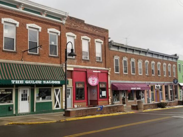 This Quirky Ohio Town Is The Weirdest Place You&rsquo;ll Absolutely Love