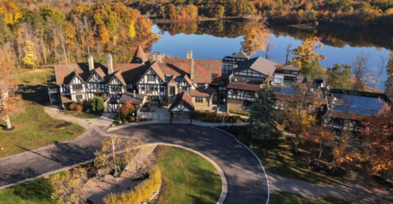 This Spooky Ohio Road Trip Leads You To 12 Of The State’s Creepiest (But Most Exciting) Places