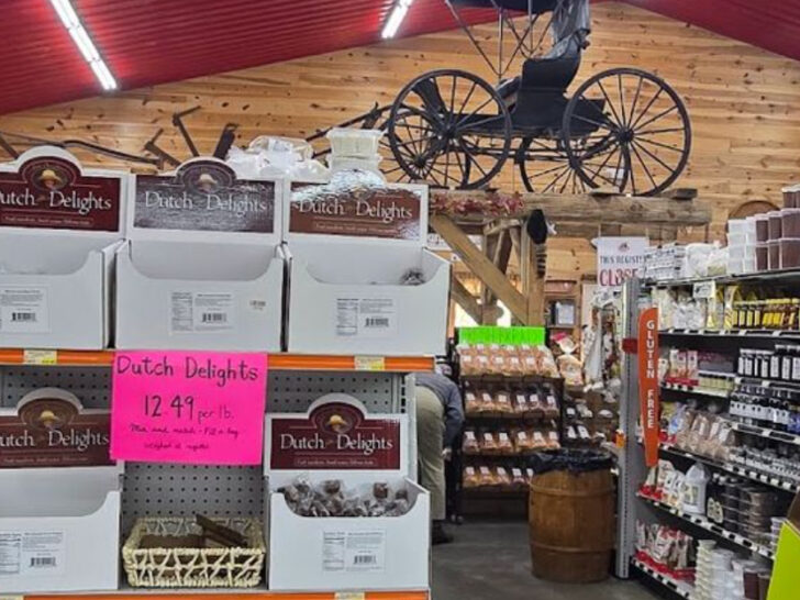 This Tennessee Farm Market Is A Family-Owned Amish Mennonite Stop With Really Good Deli Sandwiches