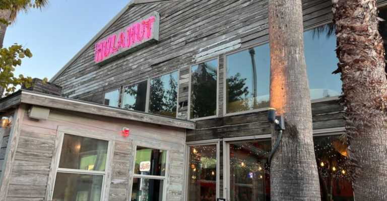 This Texas Lakeside Spot Feels Like a Tropical Vacation Near Downtown