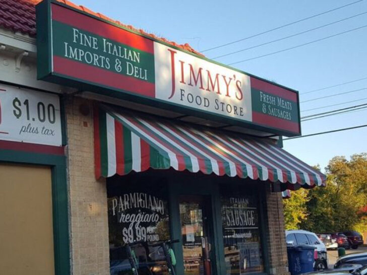 This Tiny Grocery Store Makes the Best Sandwiches You&rsquo;ll Find in Texas