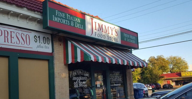 This Tiny Grocery Store Makes the Best Sandwiches You’ll Find in Texas