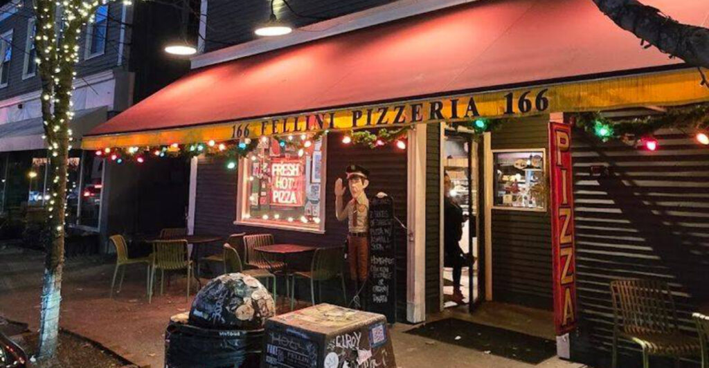 Where Pizza Dreams Come True—7 Classic Restaurants in Rhode Island