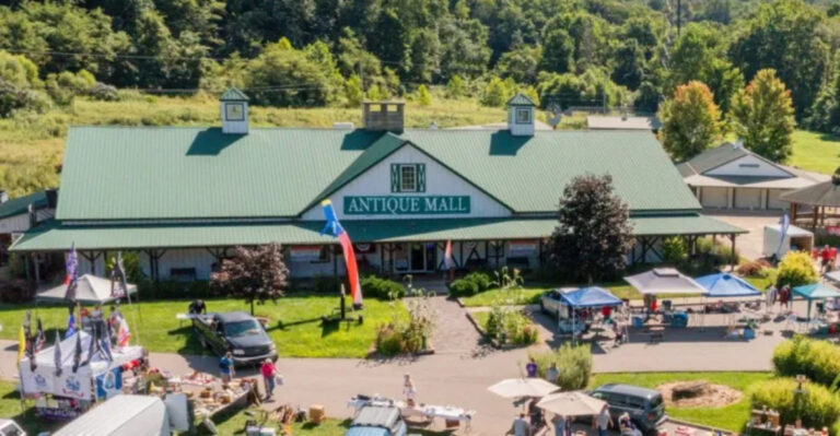 You Could Spend All Day At These 9 Popular Ohio Flea Markets