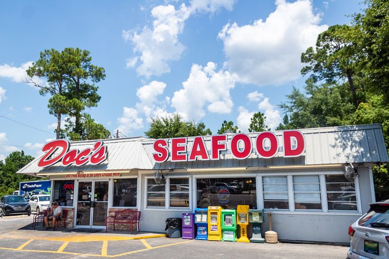Doc&rsquo;s Seafood Shack & Oyster Bar (Orange Beach)