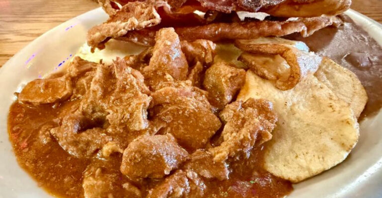10 Beloved Texas Restaurants That Will Take You Straight Back To Childhood