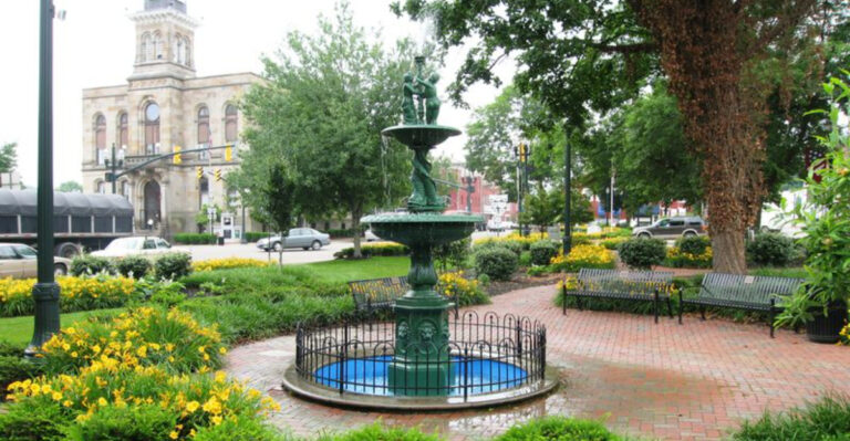 10 Charming Small Towns In Ohio You’ll Instantly Fall In Love With