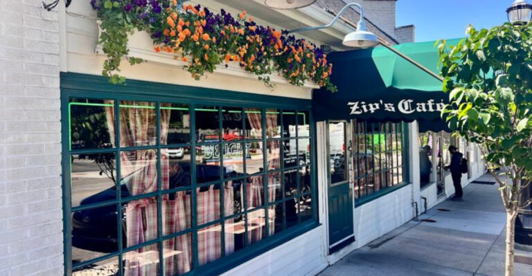 10 Tiny Burger Joints In Ohio That Will Drive Your Taste Buds Crazy