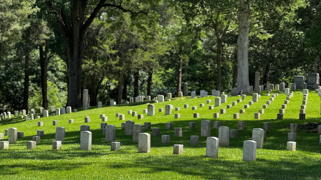 11 Quiet Tennessee Places That Feel Spooky Once the Sun Goes Down