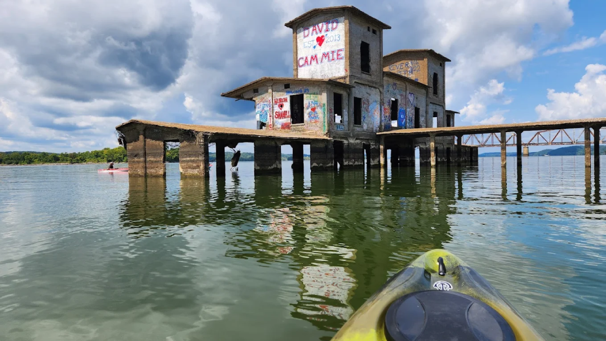 11 Tennessee Ghost Towns, Ruins, and Abandoned Places with Eerie Stories
