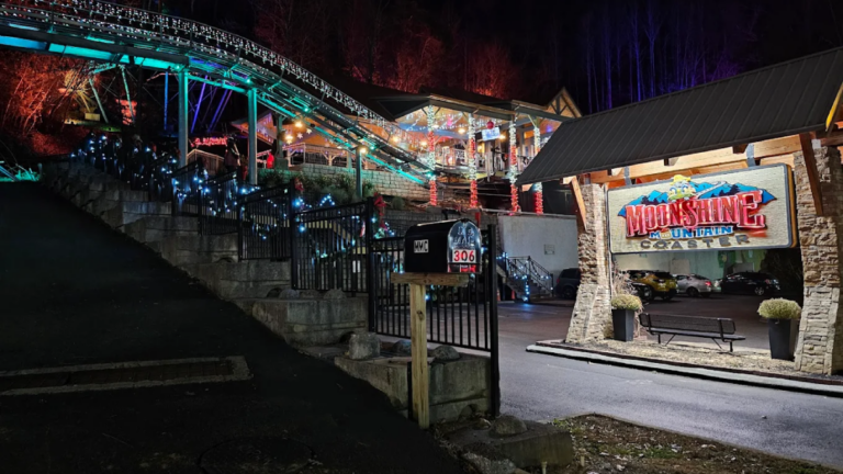 11 Tennessee Spots That Completely Transform After Sunset