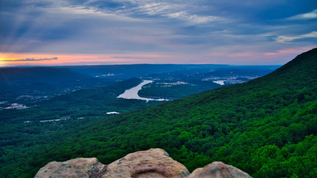 12 Local-Favorite Sunset Spots in Tennessee Where the Sky Puts on a Show
