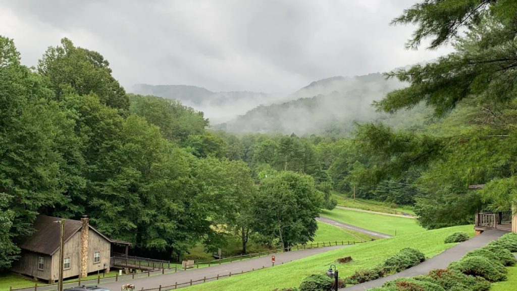 12 Peaceful Tennessee Hideaways For Anyone Who Needs A Break From People