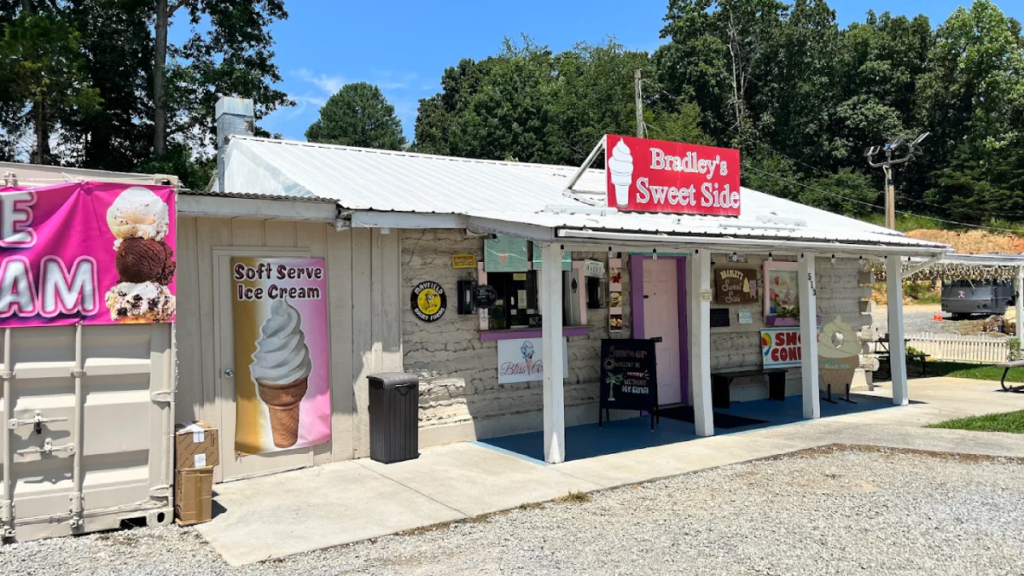 12 Tennessee Ice Cream Stands That Still Feel Like a '90s Summer