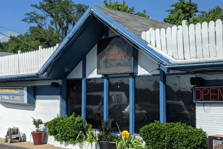 12 Tennessee Roadside Joints That Look Sketchy but Serve Legendary Eats