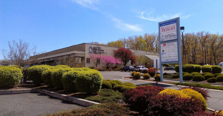 12 Huge Pennsylvania Thrift Stores Where Every Aisle Holds a Surprise