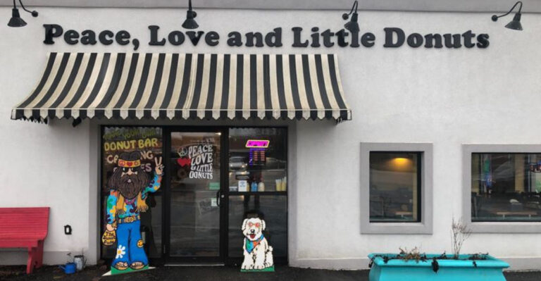 12 Pennsylvania Donut Shops That Have People Lining Up Before Sunrise